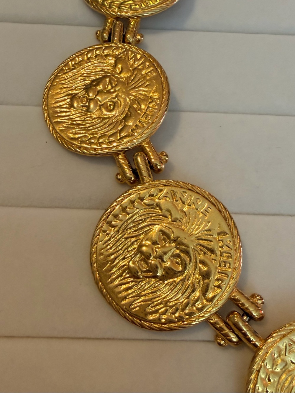Vintage Anne Klein Gold Tone Lion Medallion Statement Necklace Toggle Clasp NWT - Picture 3 of 13